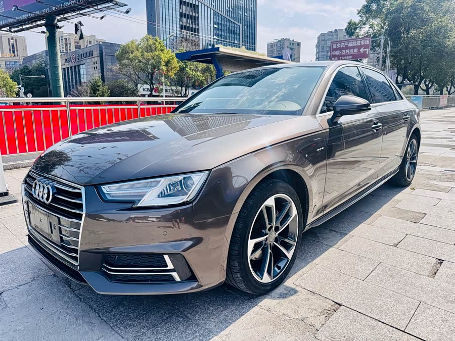 Audi A4L 2019