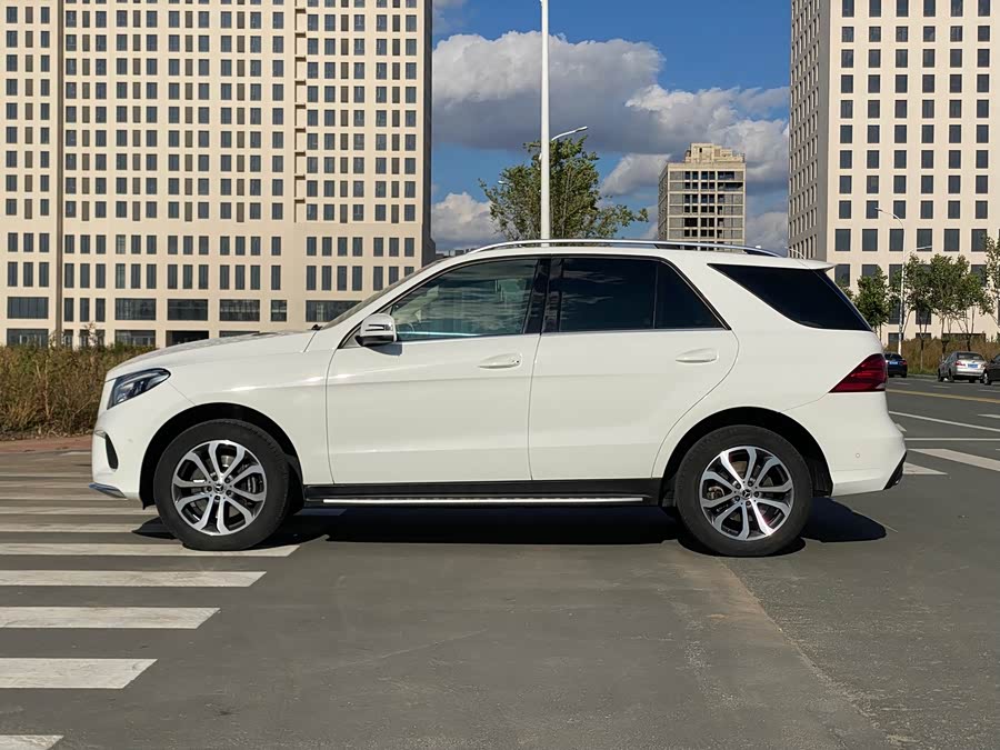 Mercedes-Benz GLE 2016
