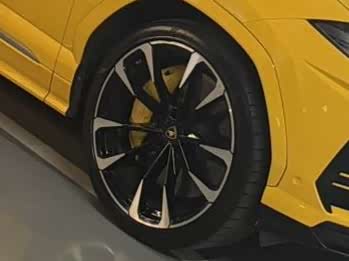 Lamborghini Urus 2018 — фото 9