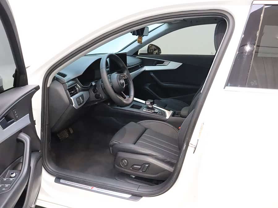 Audi A4L 2020