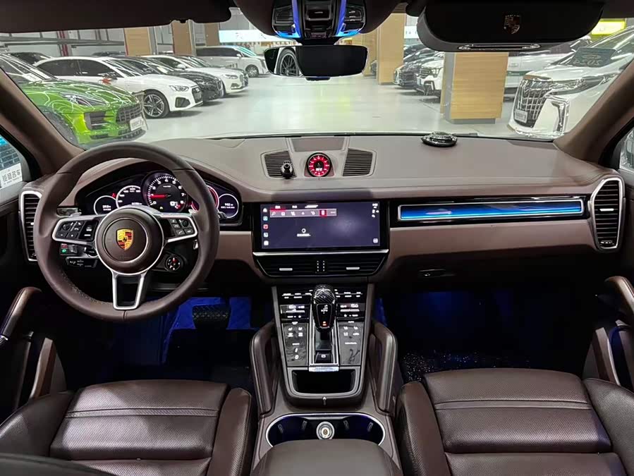 Porsche Cayenne 2019 — фото 11