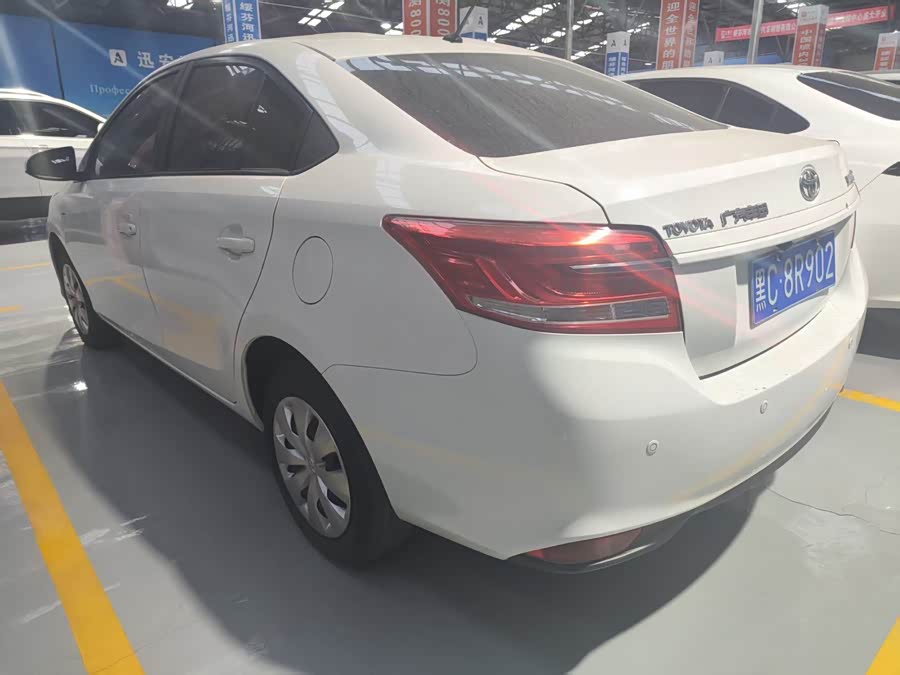 Toyota Yaris L 2022