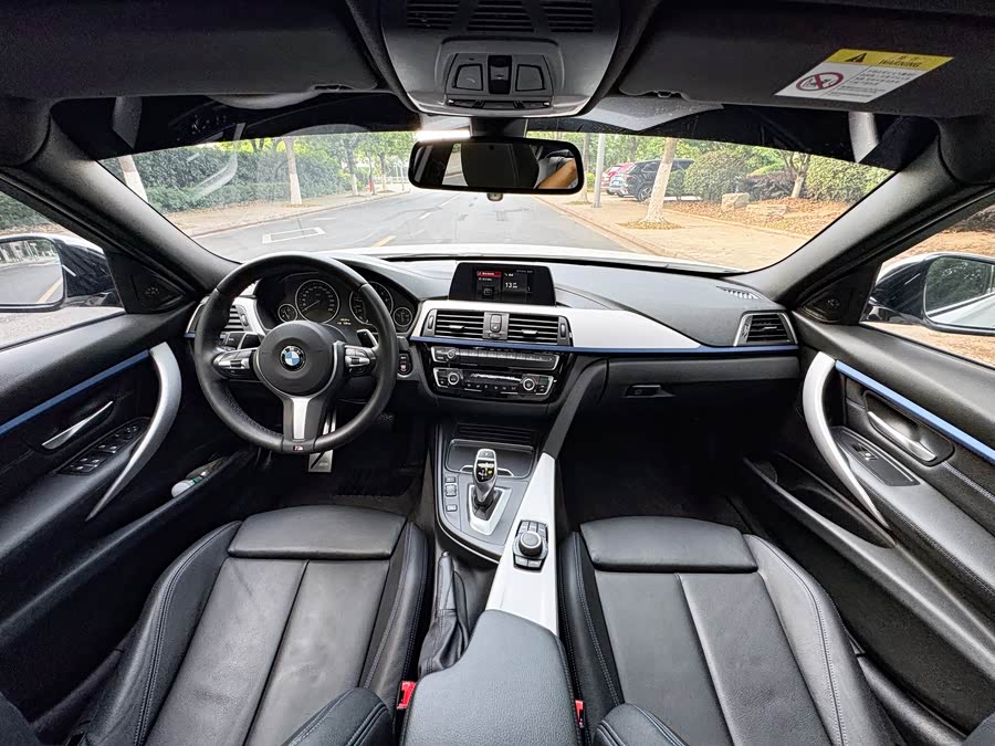 BMW 3 Series 2018 — фото 12
