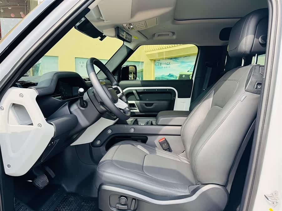 Land Rover Defender 2022