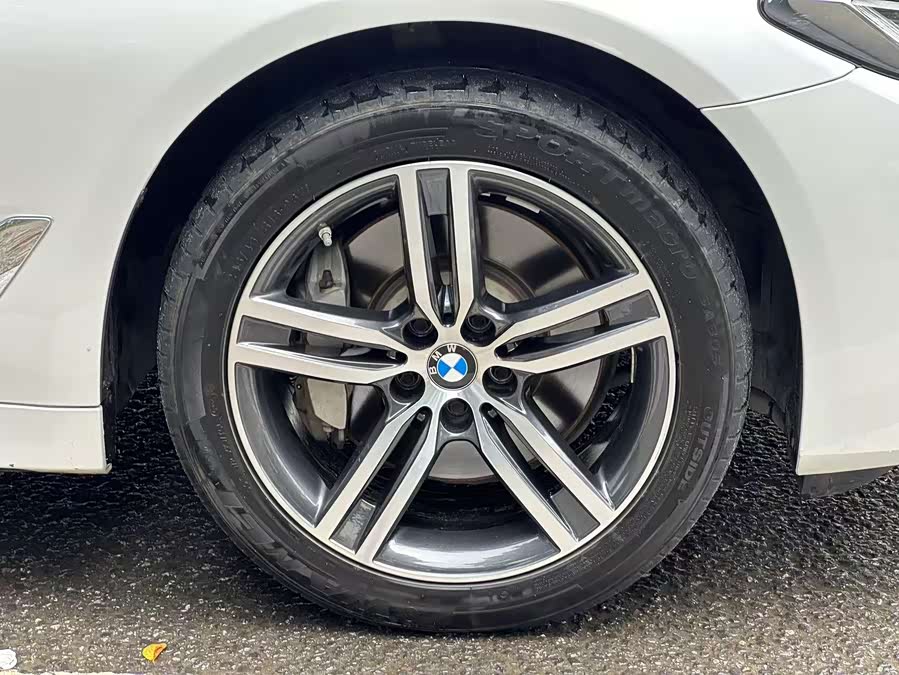 BMW 5 Series 2023 — фото 19