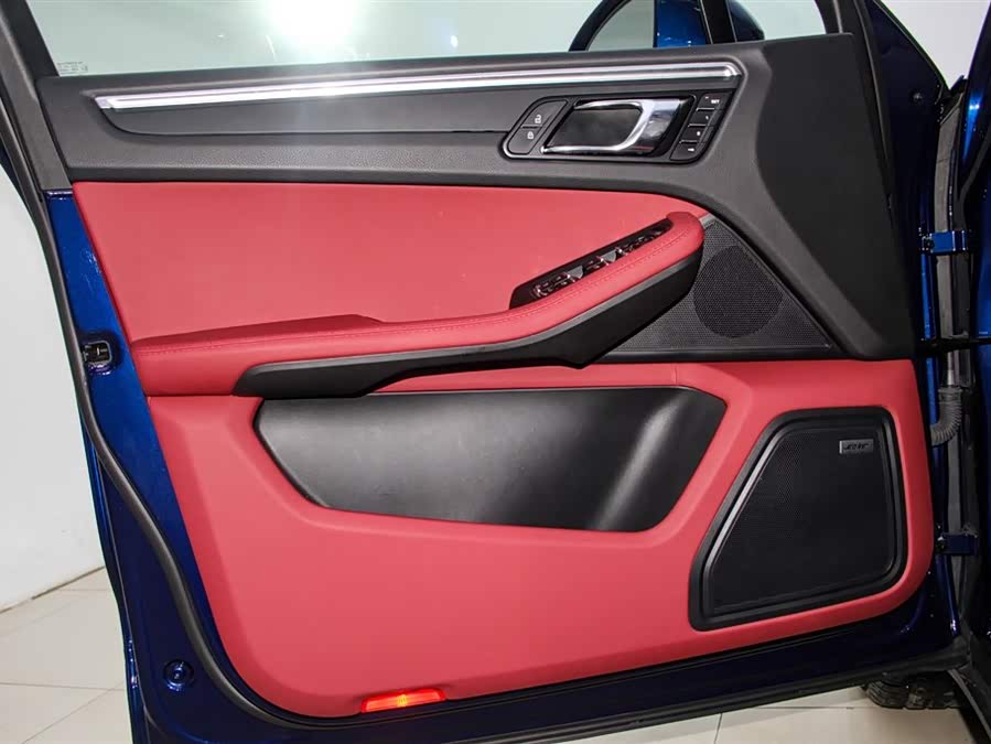 Porsche Macan 2022 — фото 17