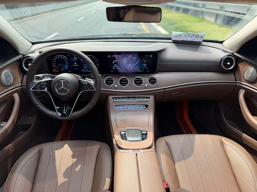Mercedes-Benz E-Class 2023 — фото 8