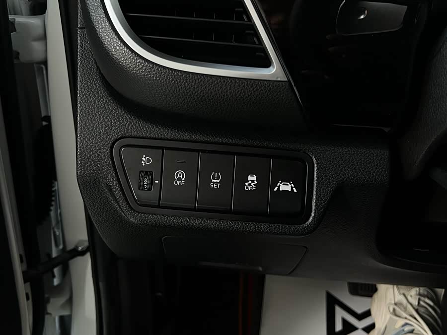 Kia KX3 Proud Running 2021 — фото 10