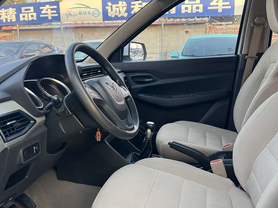 Wuling Hongguang 2018