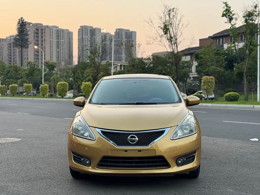 Nissan Tiida 2013