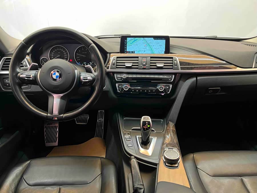 BMW 3 Series 2017 — фото 15