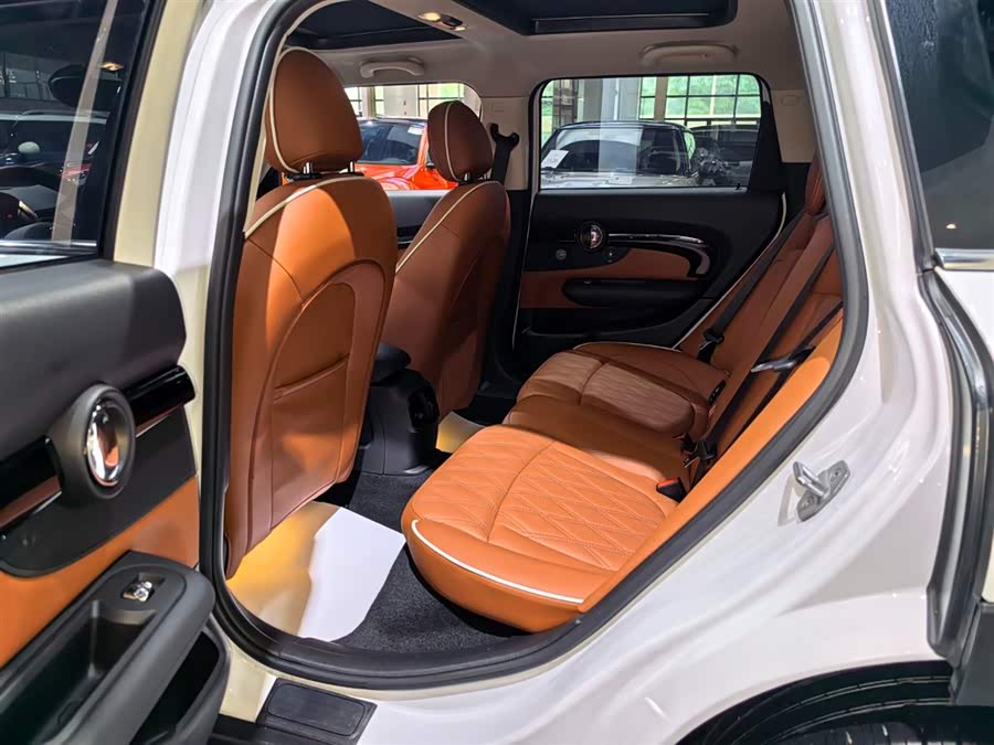 MINI Clubman 2023 — фото 15