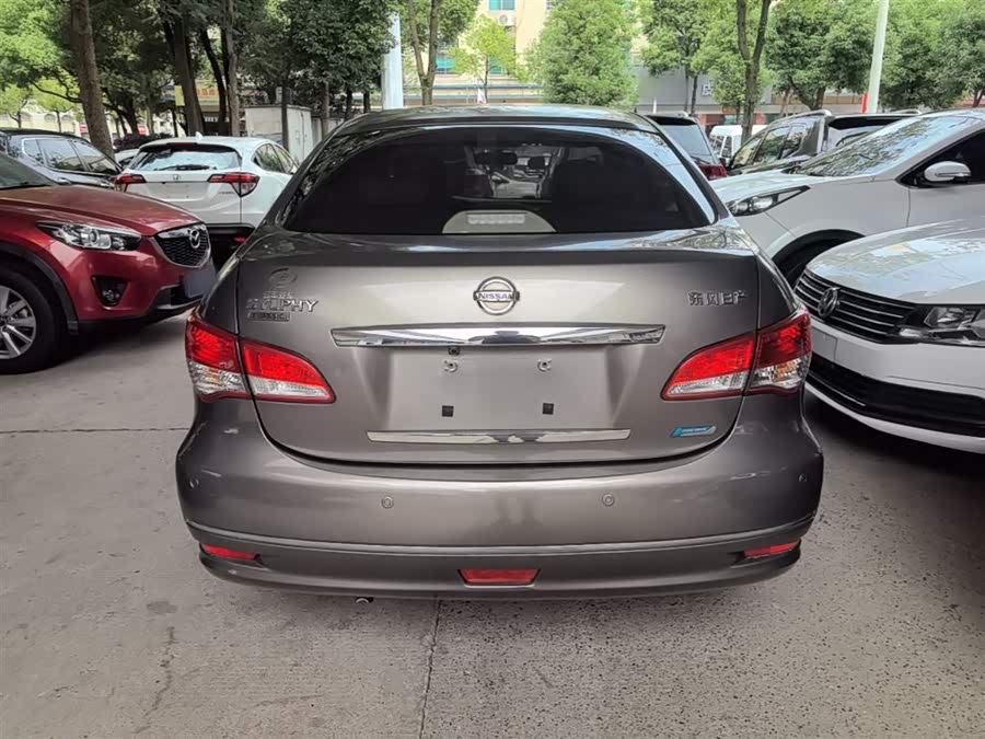 Nissan Sylphy 2012