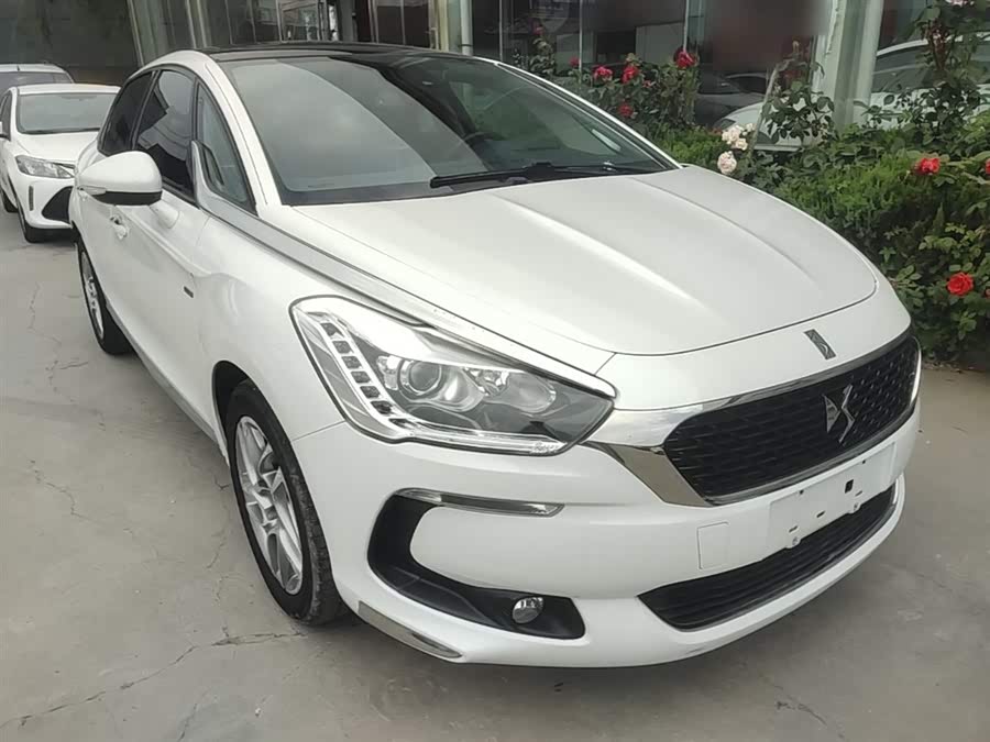 DS 5 2015