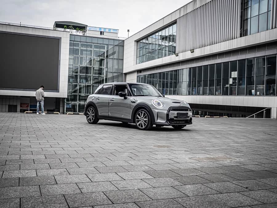 MINI MINI 2022