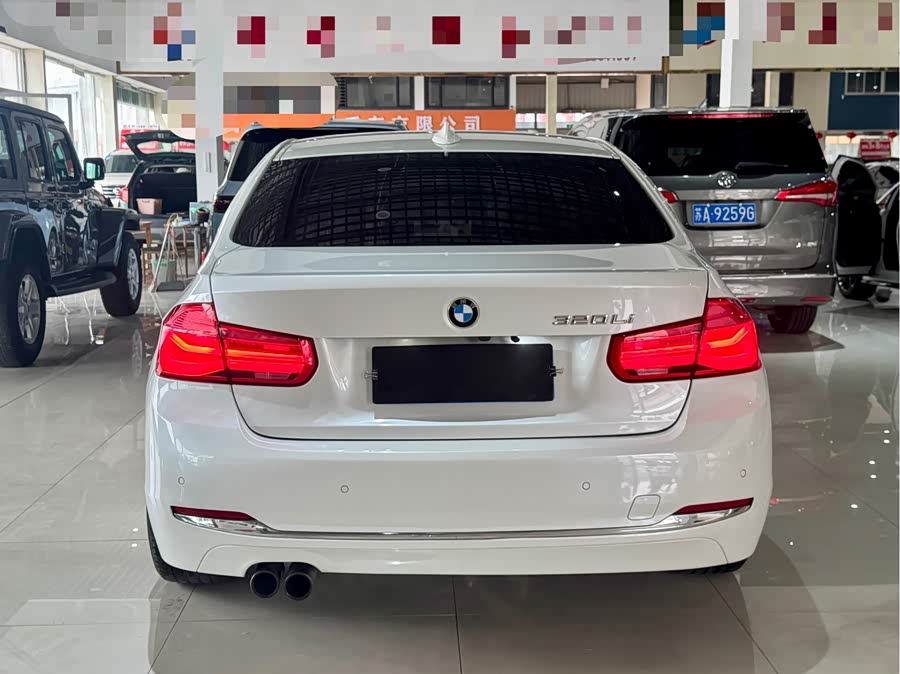 BMW 3 Series 2017 — фото 12