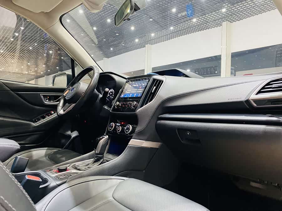 Subaru Forester 2020 — фото 8