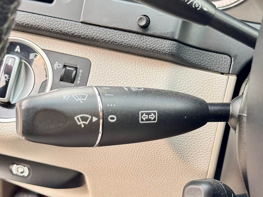 Mercedes-Benz C-Class 2010 — фото 16
