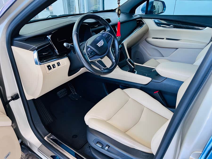 Cadillac XT5 2016 — фото 15
