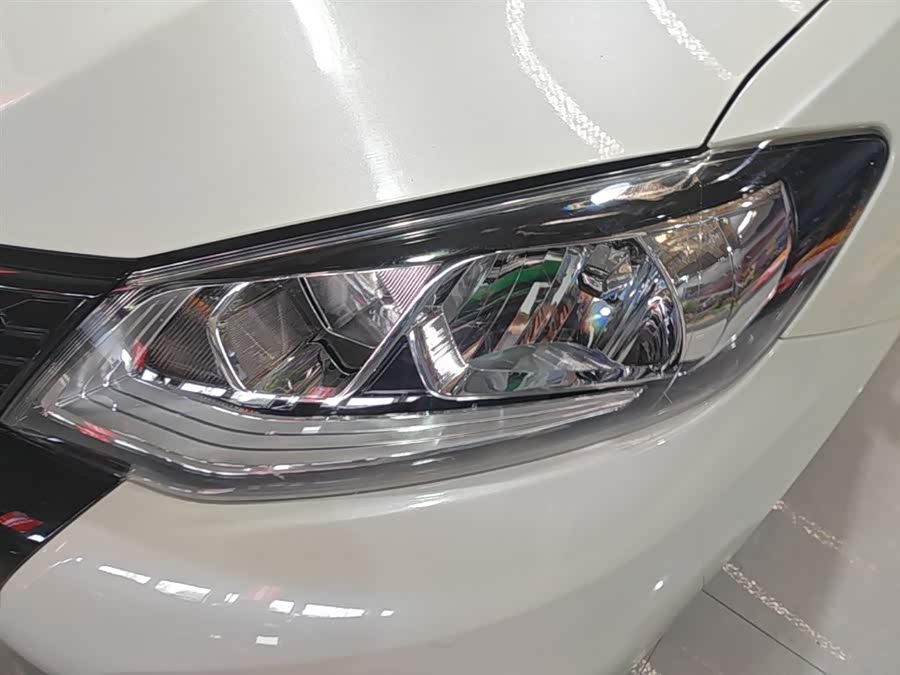 Nissan Tiida 2016 — фото 24