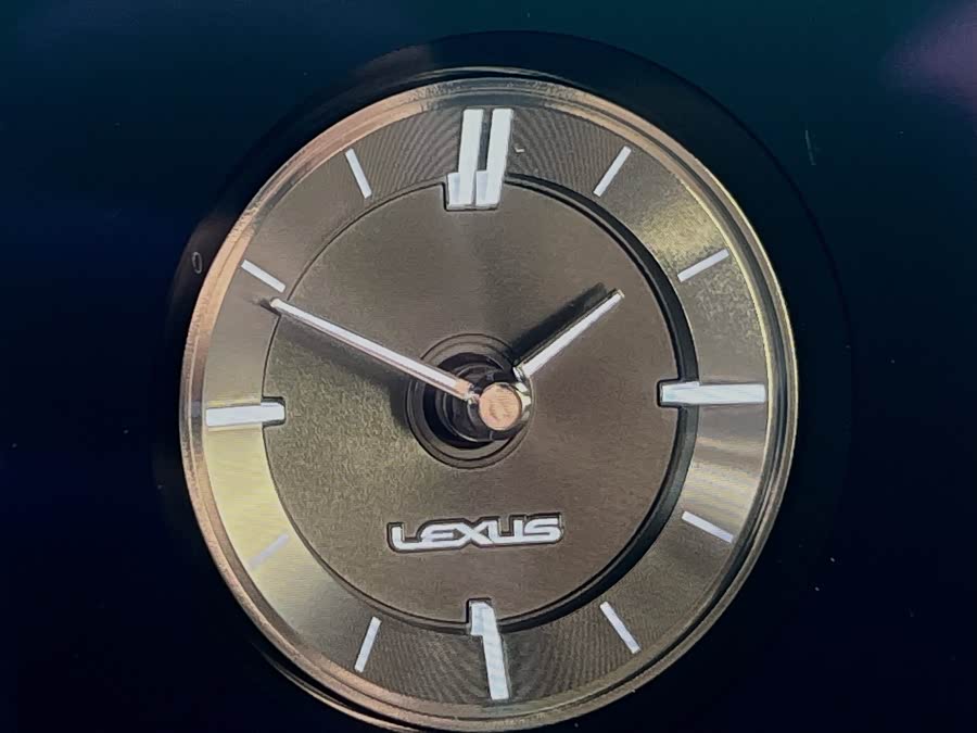 Lexus ES 2018 — фото 13