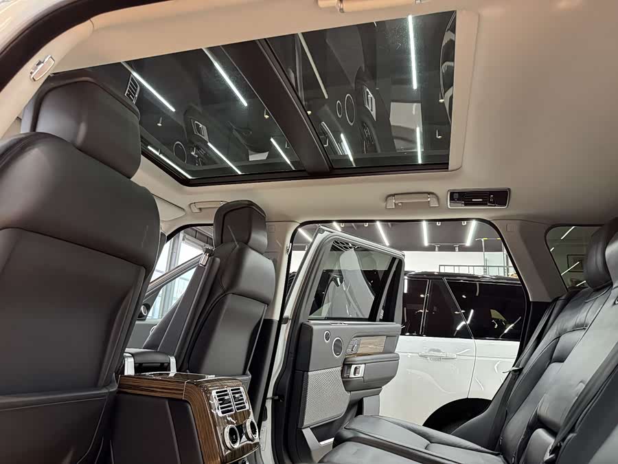 Land Rover Range Rover 2018 — фото 13