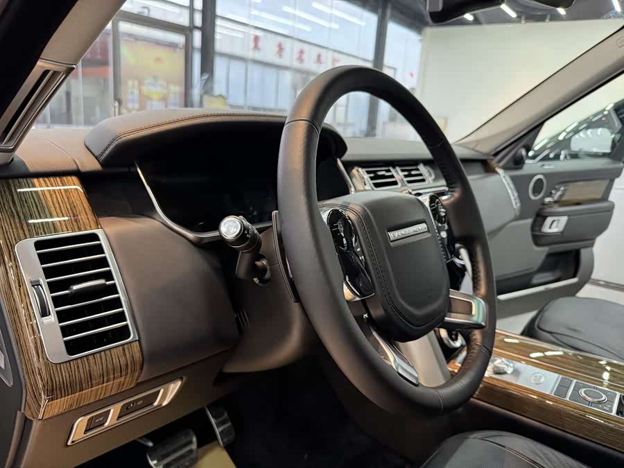 Land Rover Range Rover 2018 — фото 12