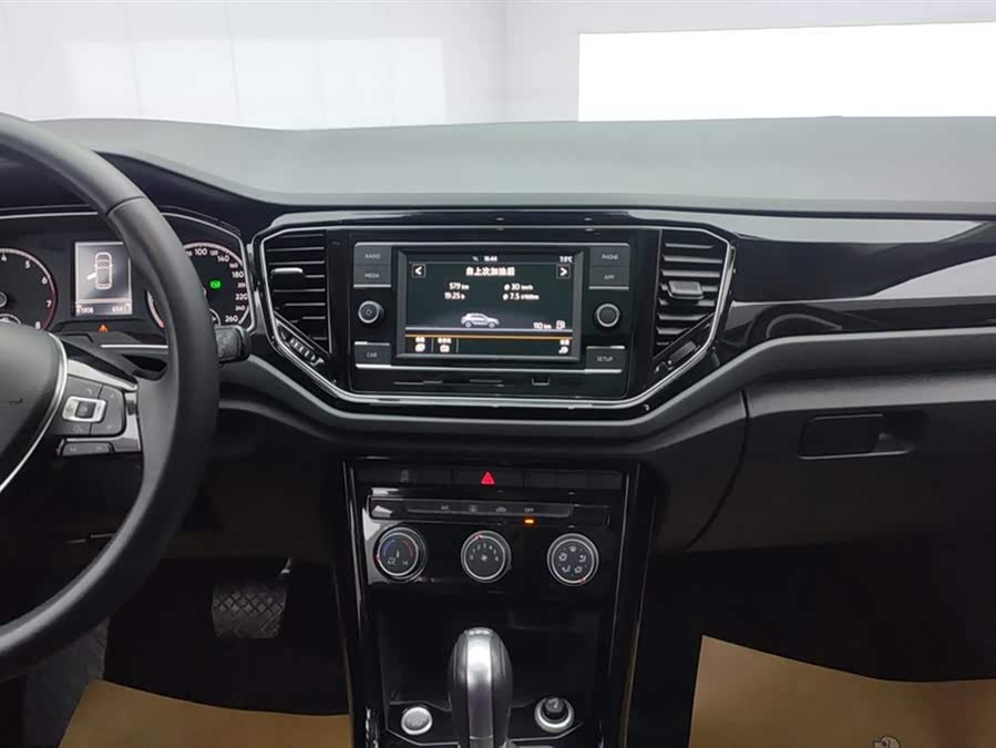 Volkswagen T-Roc 2018 — фото 13
