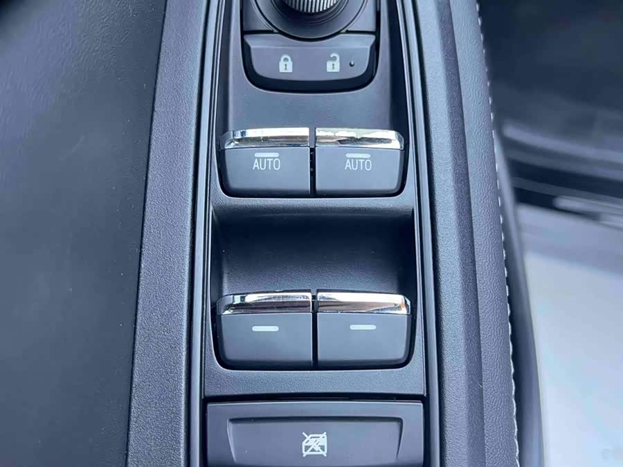 Subaru Forester 2022 — фото 11