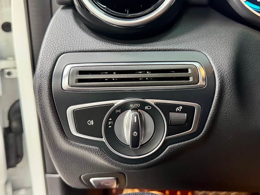 Mercedes-Benz C-Class 2020 — фото 27