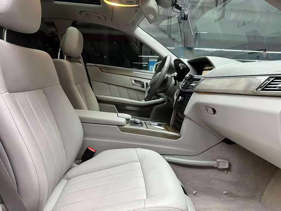 Mercedes-Benz E-Class 2010