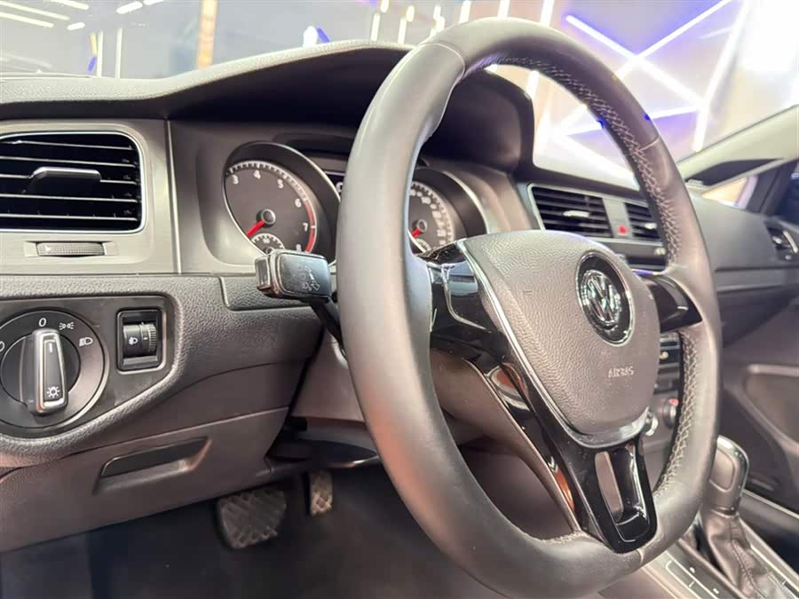 Volkswagen Golf 2015 — фото 12
