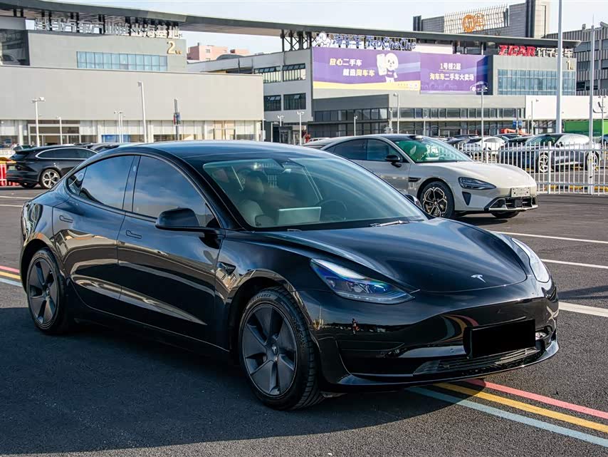 Tesla Model 3 2022