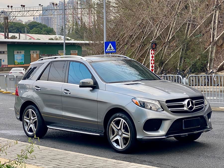 Mercedes-Benz GLE 2016