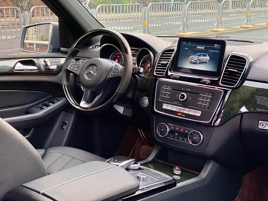 Mercedes-Benz GLE 2016 — фото 19