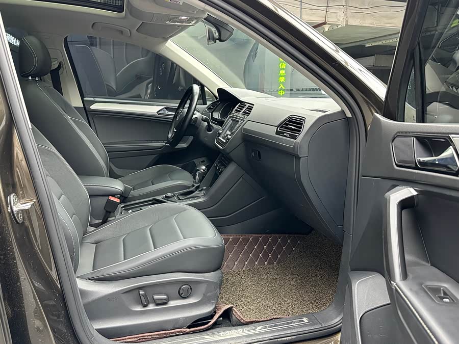 Volkswagen Tiguan L 2017 — фото 12
