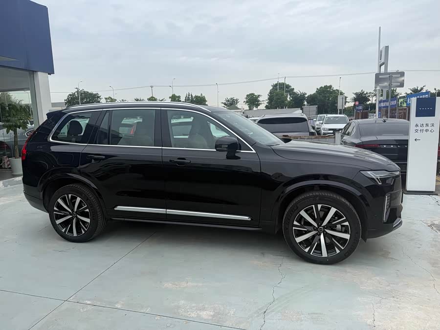 Volvo XC90 2025