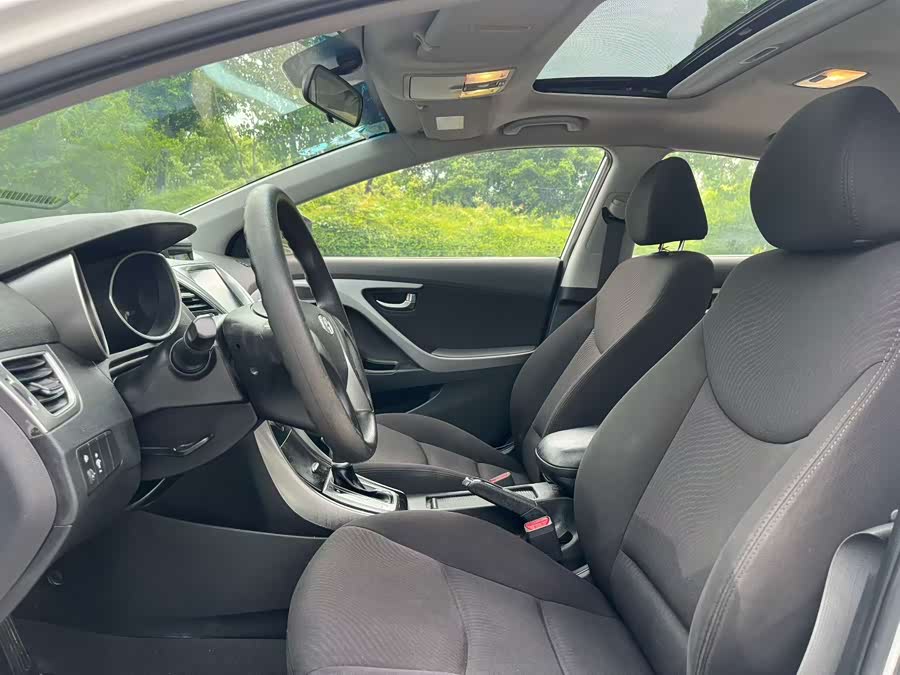 Hyundai Elantra 2015