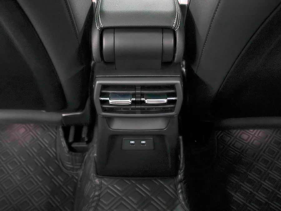 Audi A3 2023 — фото 17