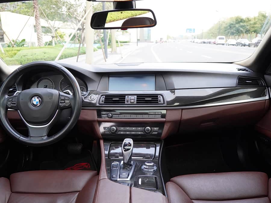 BMW 5 Series 2011