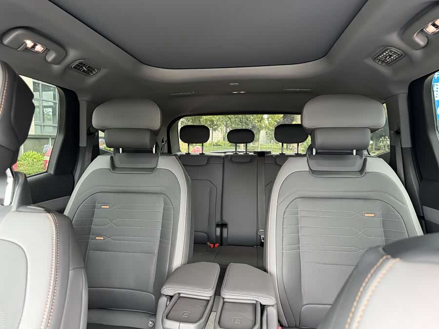 Ford Edge 2023 — фото 25