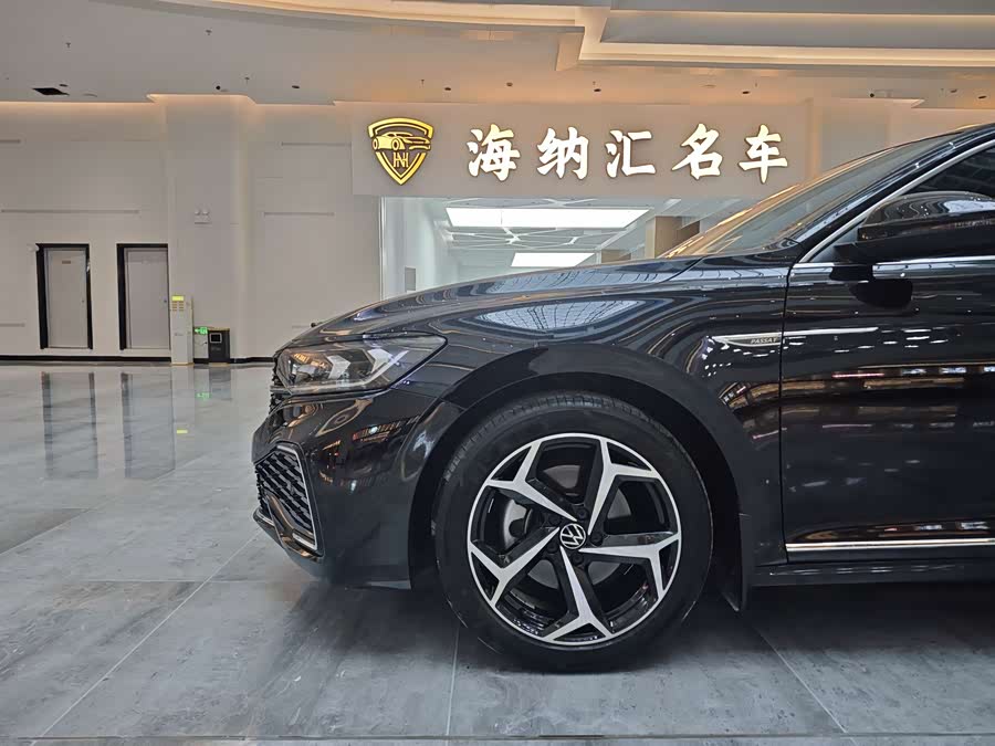 Volkswagen Passat 2024