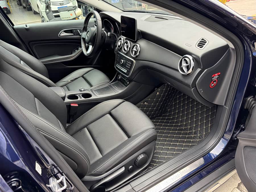 Mercedes-Benz GLA 2018 — фото 11