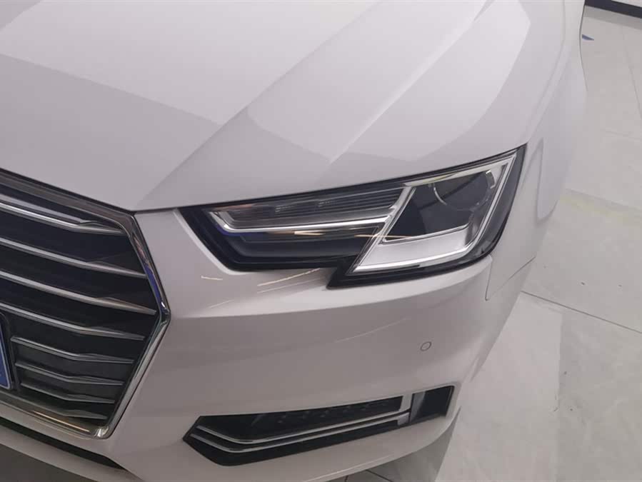 Audi A4L 2019