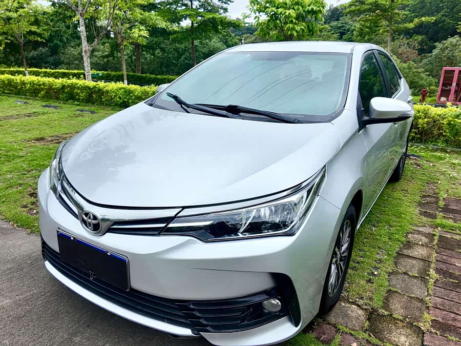 Toyota Corolla 2017 — фото 40