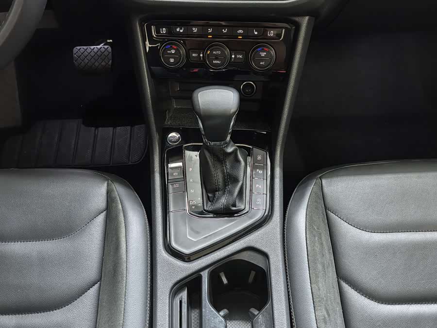 Volkswagen Tiguan L 2019 — фото 11