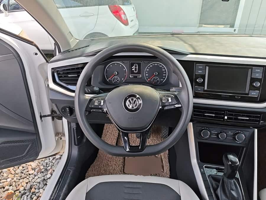 Volkswagen Polo 2019 — фото 11