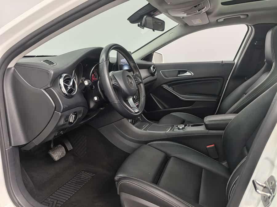 Mercedes-Benz GLA 2018 — фото 13