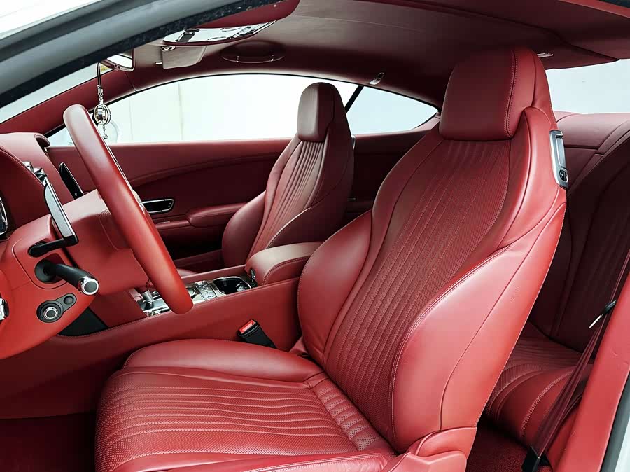 Bentley Continental 2017 — фото 16