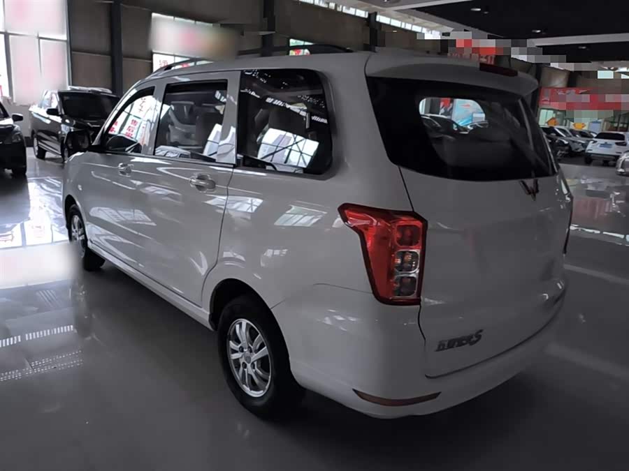 Wuling Hongguang 2019